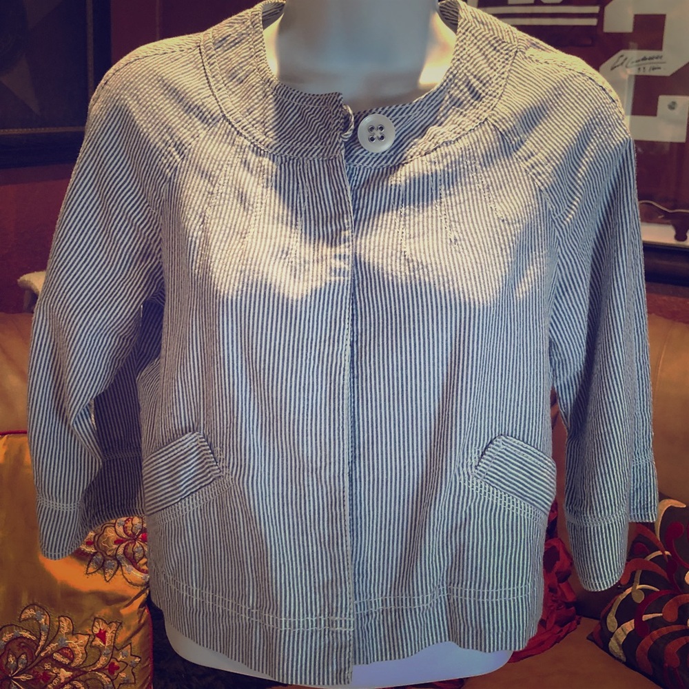 Ann Taylor Loft Seersucker cropped jacket